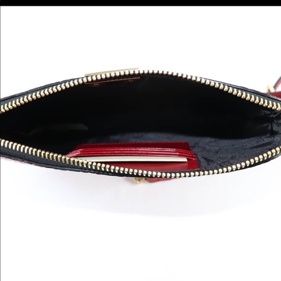 BURBERRY Peyton Crossbody - Picture 7 of 8